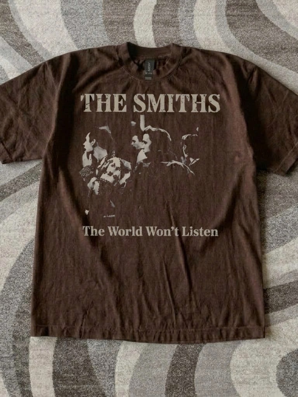 The Smiths "The World Won't Listen" Graphic T-Shirt – Brown (Short Sleeve) – Siz